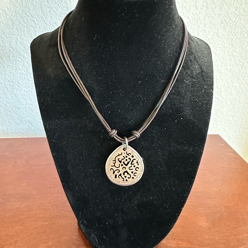 Silpada Black and Silver Pendant Necklace
